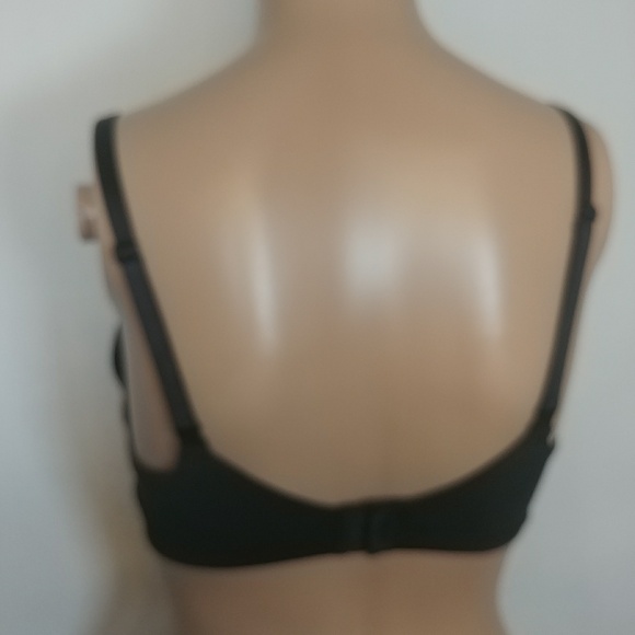 34D Victoria Secret padded black bra. - Picture 4 of 10